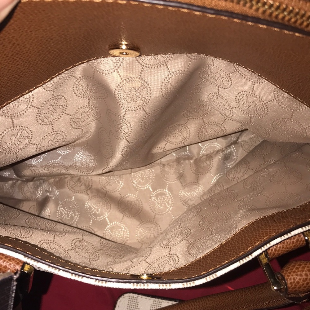 S🚫LD‼️Authentic Michael Kors Handbag & Matching Wallet Set - Picture 4 of 8